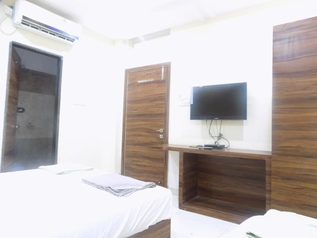 Hotel Tathastu Uddzsaín Kültér fotó